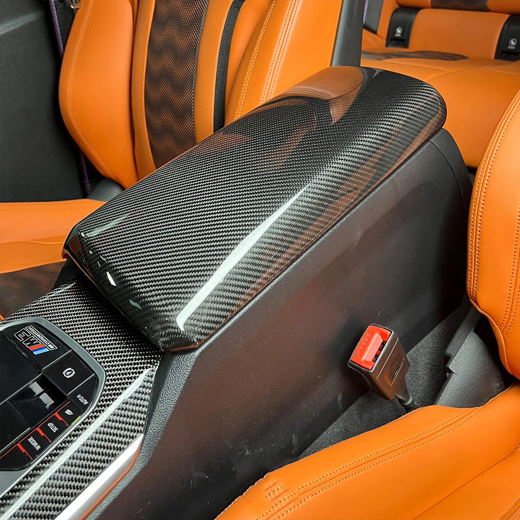 Armauflage aus Dry Carbon - passend für BMW M2 G87, 2er G42, M3 (G80, G81) 3er (G20, G21), M4 (G82, G83), 4er (G22, G23, G26)