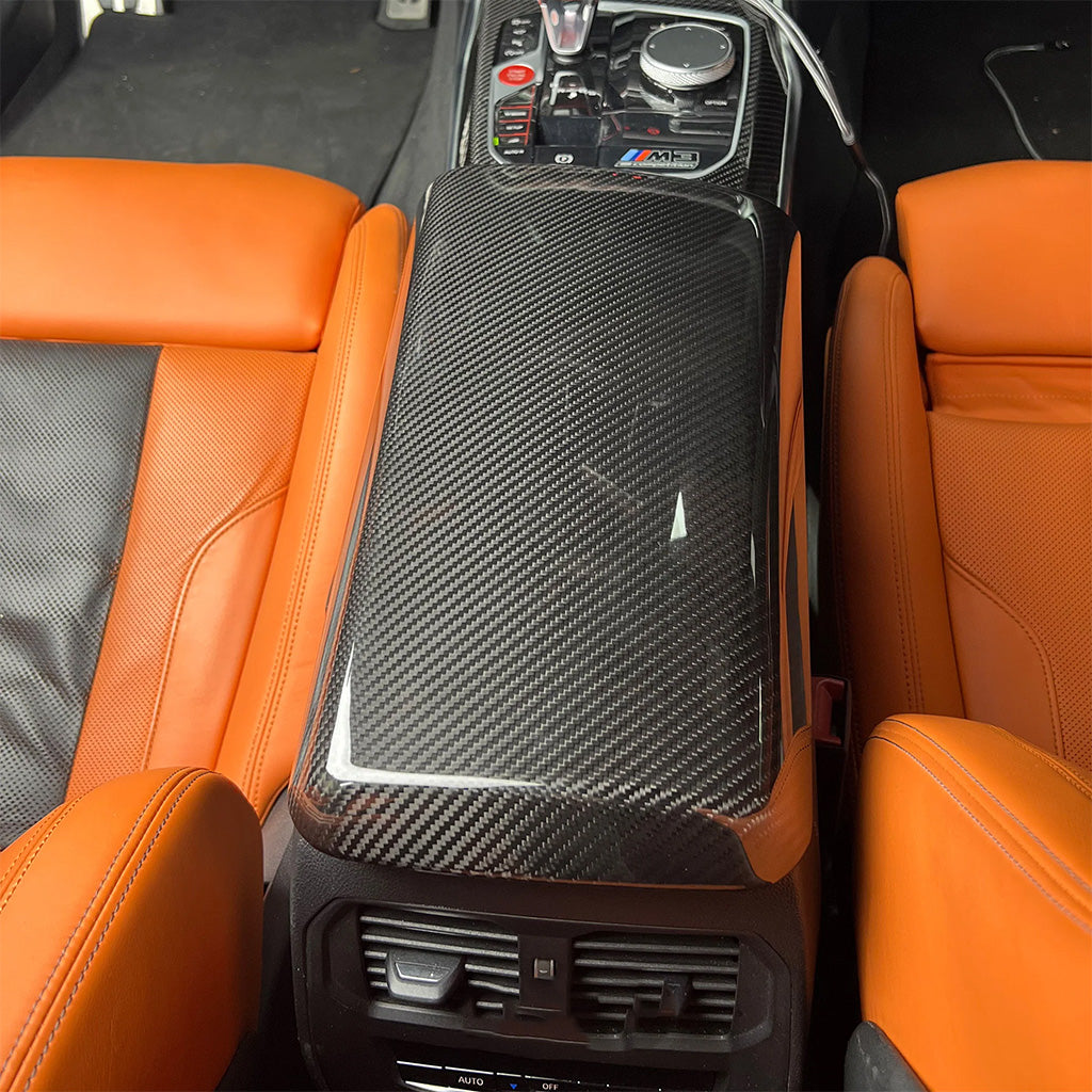 Armauflage aus Dry Carbon - passend für BMW M2 G87, 2er G42, M3 (G80, G81) 3er (G20, G21), M4 (G82, G83), 4er (G22, G23, G26)