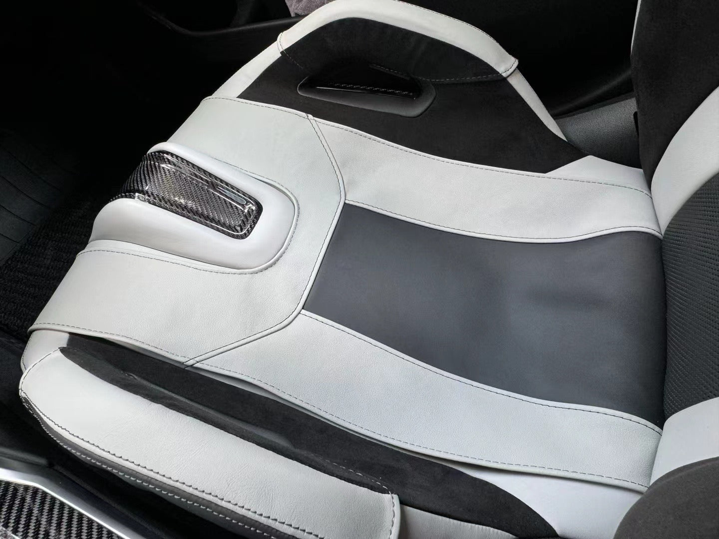 Carbono Lederschonbezug Sitzfläche Carbonsitze - passend für BMW M2 G87 M3 G80 G81 M4 G82 G83