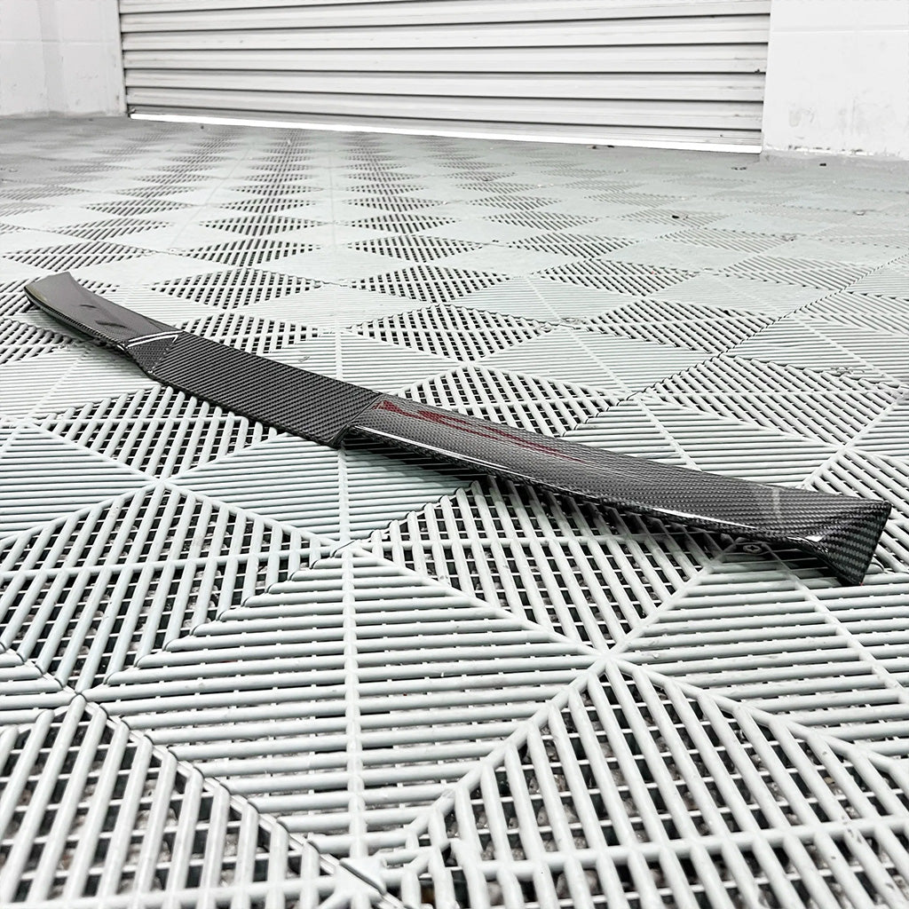 Dachkantenspoiler aus Dry Carbon - passend für BMW M2 G87, 2er G42, M3 G80, 3er G20, M4 G82, 4er G22