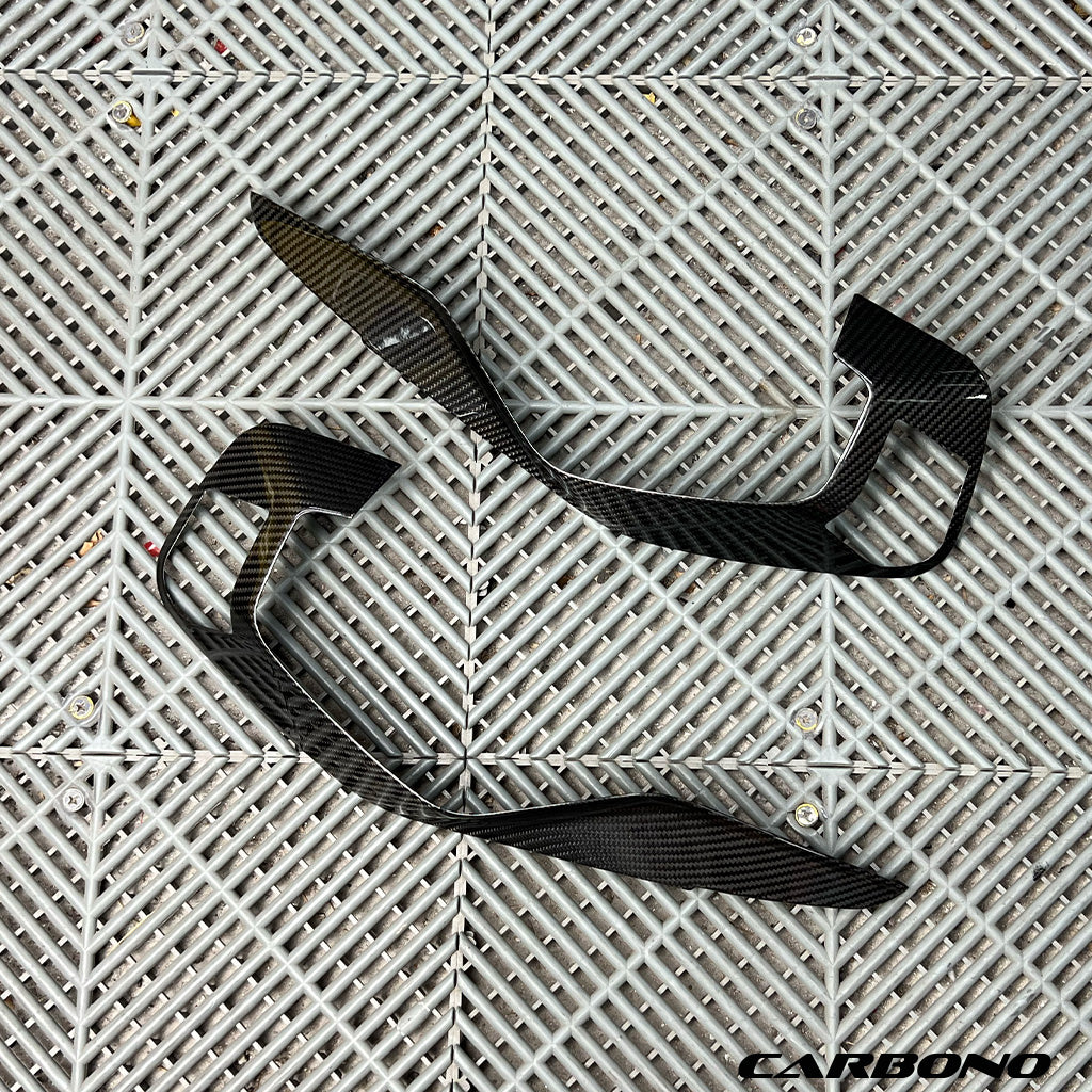 Rücklicht-Cover aus Dry Carbon - passend für BMW M2 G87