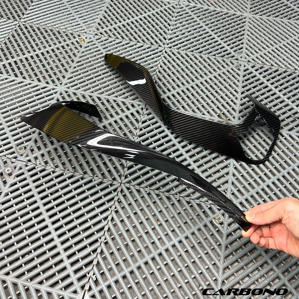 Rücklicht-Cover aus Dry Carbon - passend für BMW M2 G87