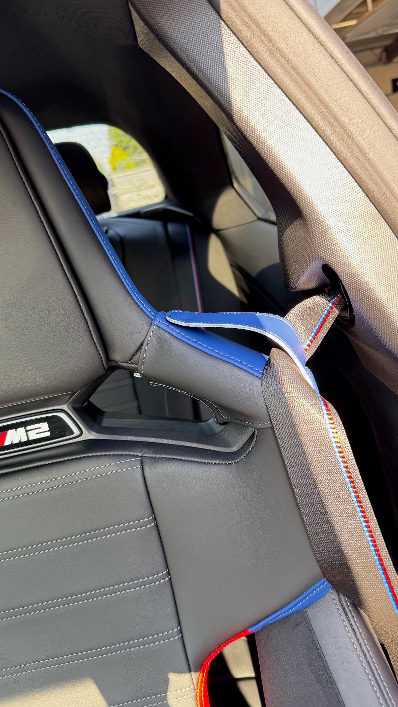 Carbono Carbonsitze Lederschonbezug Gurthalter passend für BMW M2 G87 M4 G82 G83