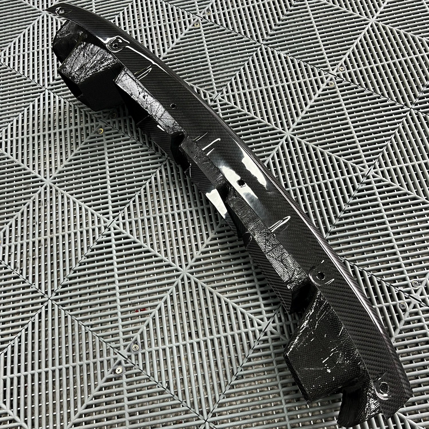 Dry Carbon grille lower element suitable for BMW M2 G87