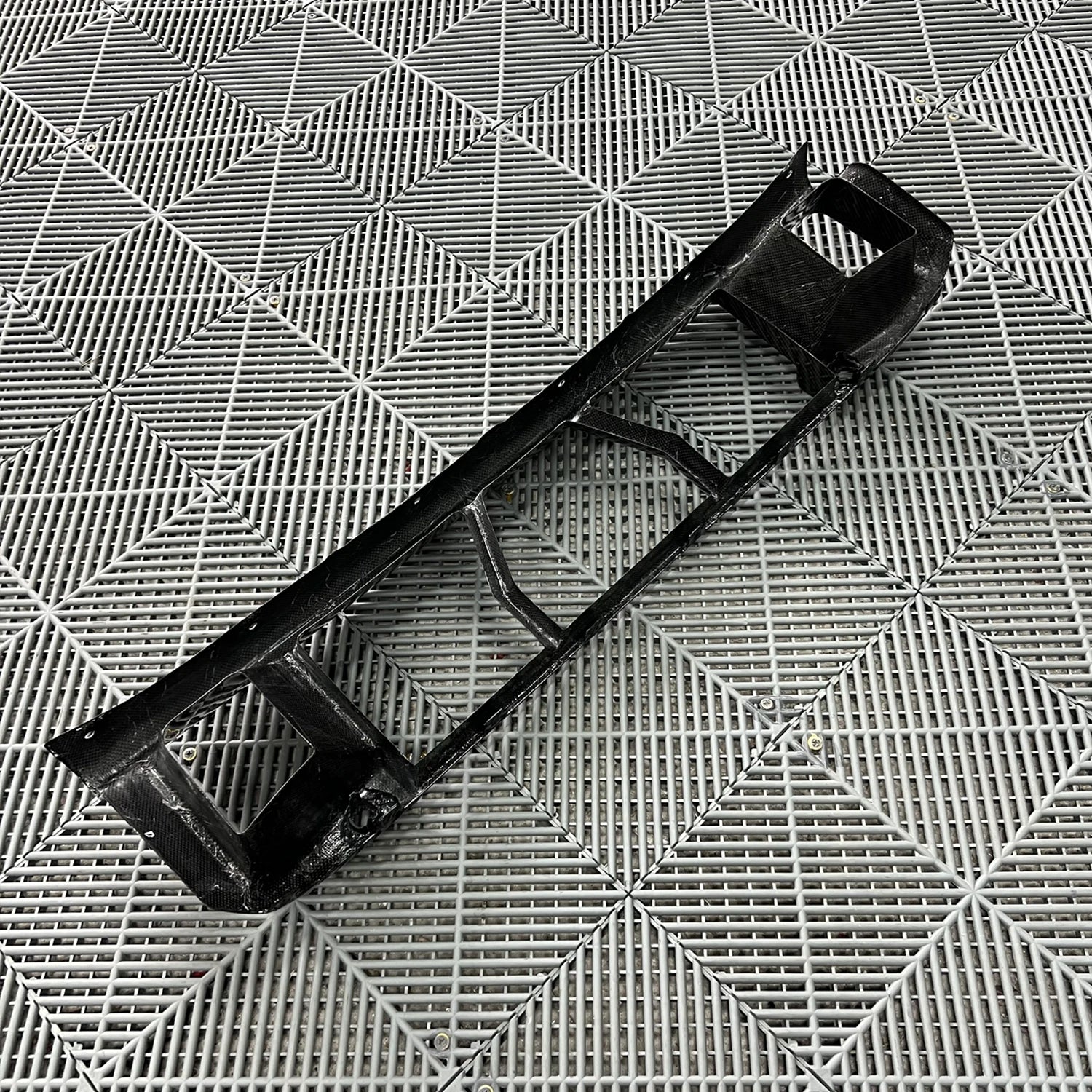 Dry Carbon grille lower element suitable for BMW M2 G87