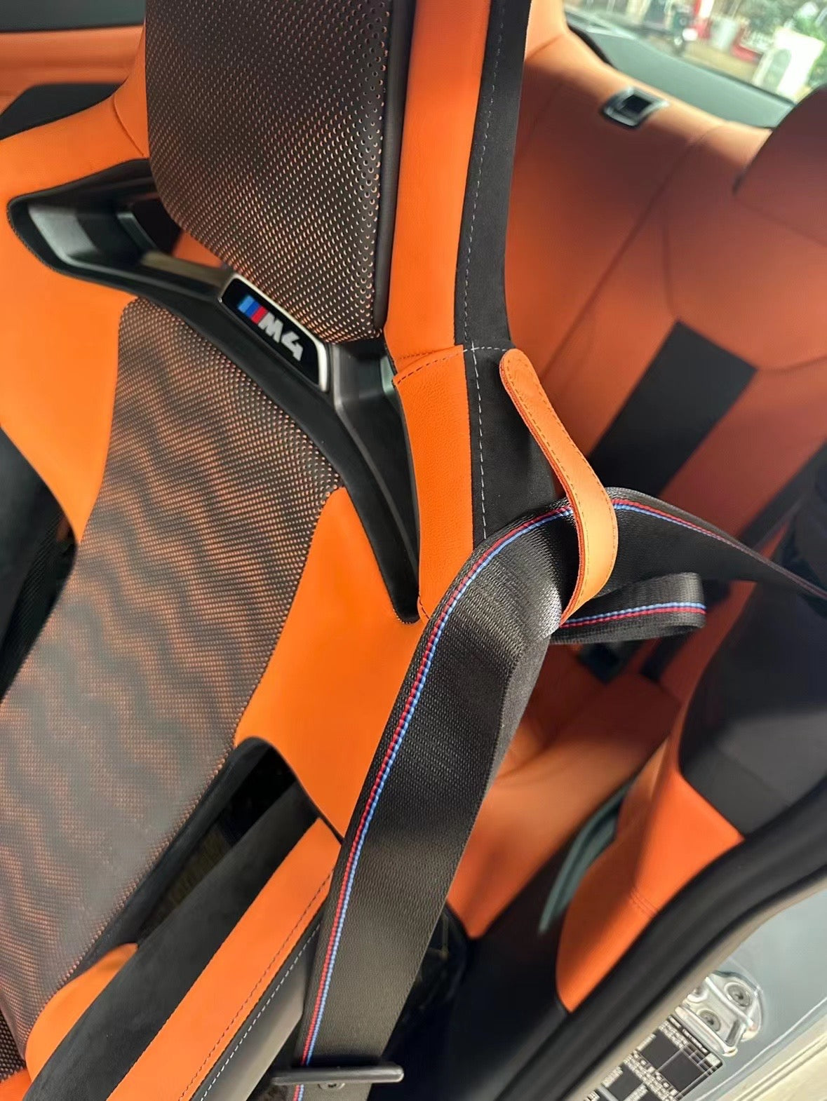 Carbono Carbonsitze Lederschonbezug Gurthalter passend für BMW M2 G87 M4 G82 G83