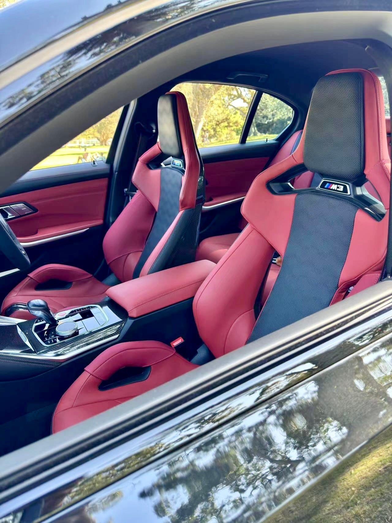 Carbono Lederschonbezug Beinbügel Sitzseitenwangen Carbonsitze - passend für BMW M2, M3, M4, M5, M8 (G87, G80, G81, G82, G83, G87, F90, F91, F92, F93)