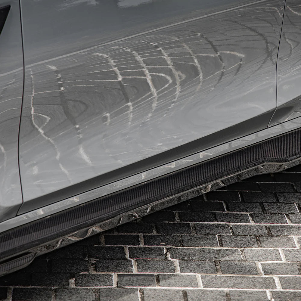 Seitenschweller SOOQOO aus Dry Carbon – passend für BMW M3 G80 / G81, M4 G82 / G83