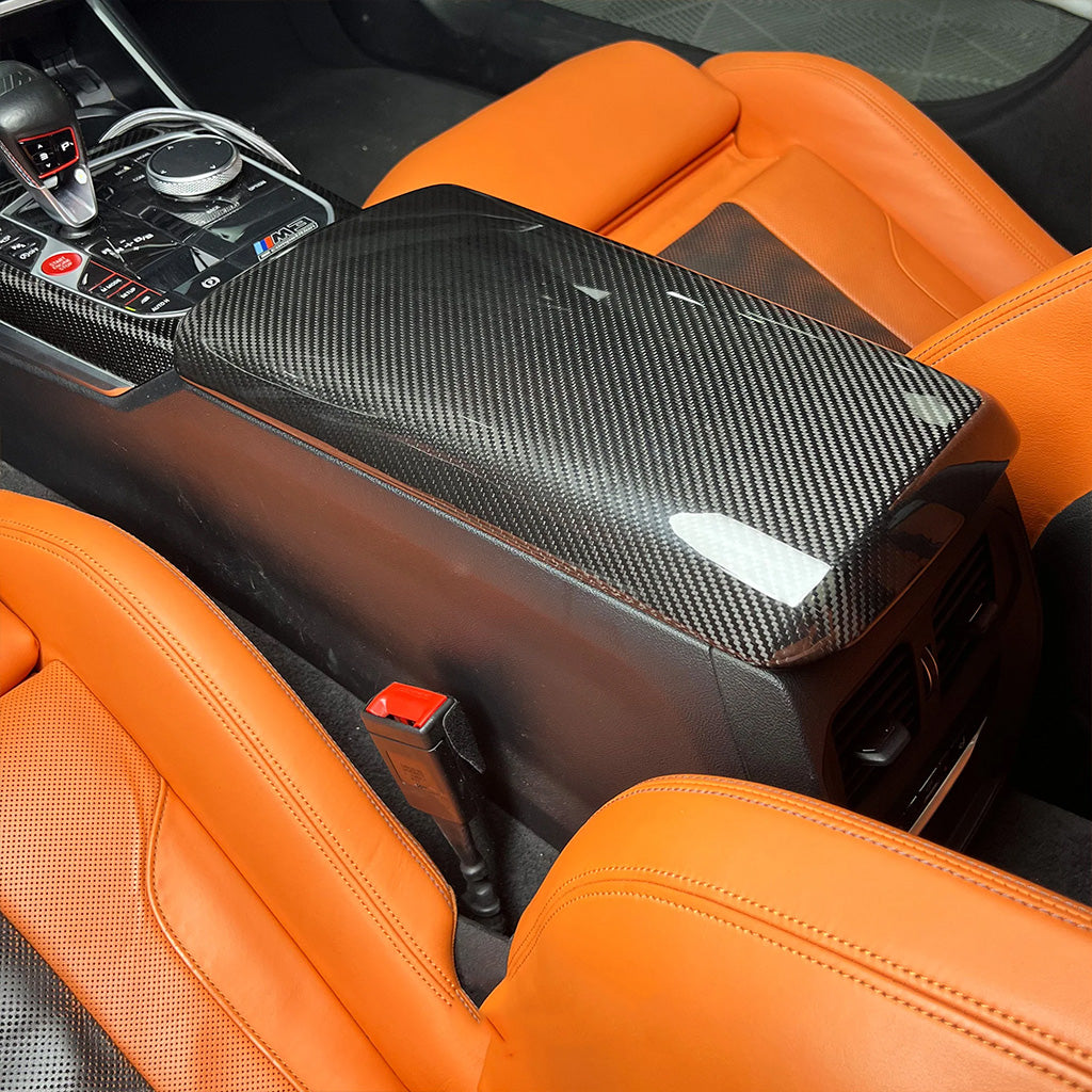 Armauflage aus Dry Carbon - passend für BMW M2 G87, 2er G42, M3 (G80, G81) 3er (G20, G21), M4 (G82, G83), 4er (G22, G23, G26)