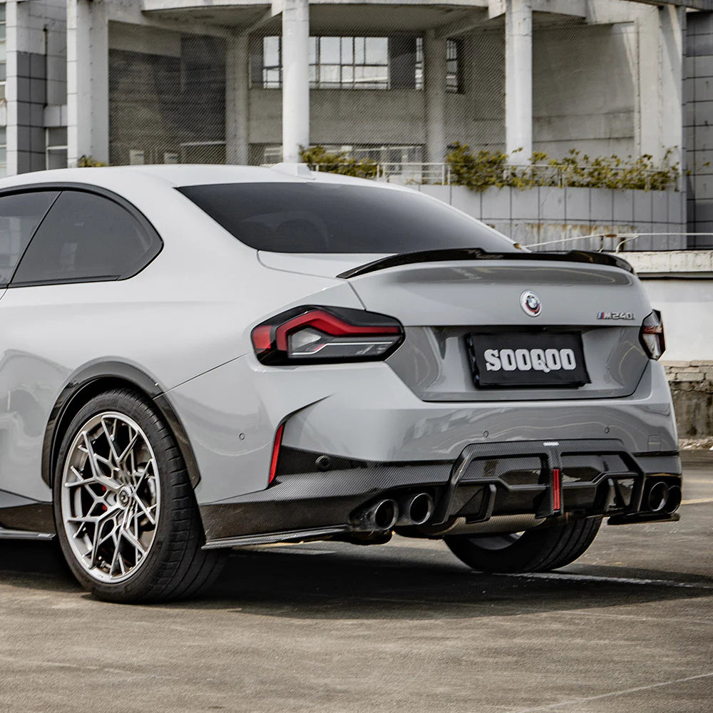 Heckaufsätze Sooqoo aus Dry Carbon - passend für BMW 2er G42 (mit verbautem M-Paket)