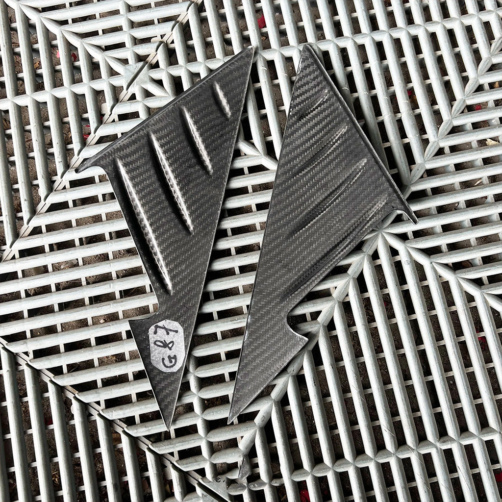 Spiegeldreieck aus Dry Carbon - passend für BMW M2 G87, M3 G80 G81, M4 G82