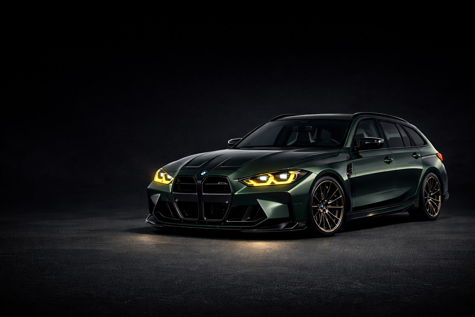 BMW mit markanter gelber Lichtsignatur